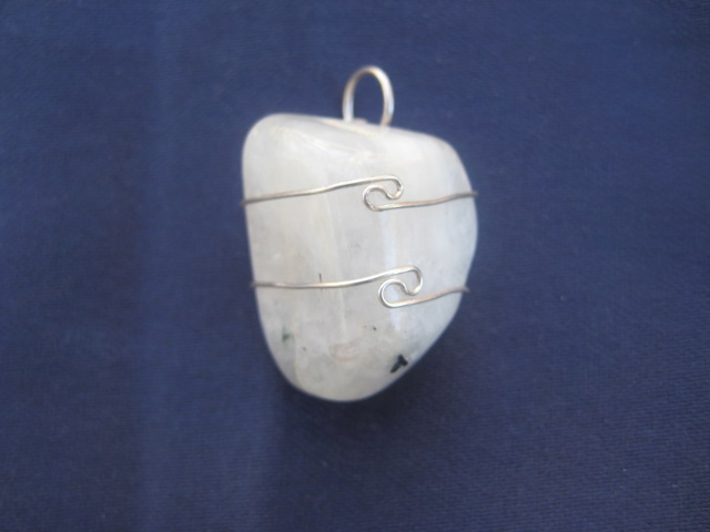 Moonstone Pendant helps hine the moons energy 2807